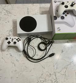 Xbox Series S + 2 controller