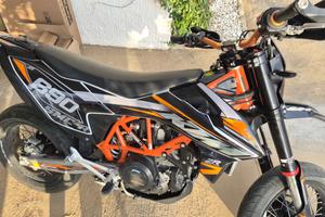 KTM 690 SMC R