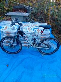 Bici sportiva come nuova