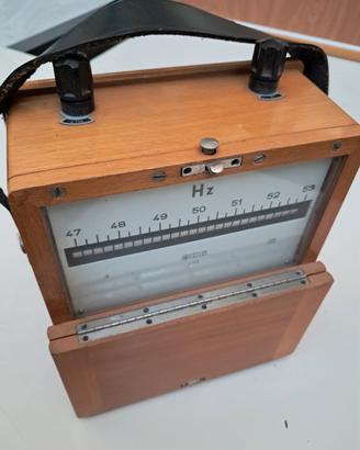 frequenzimetro analogico d'epoca
