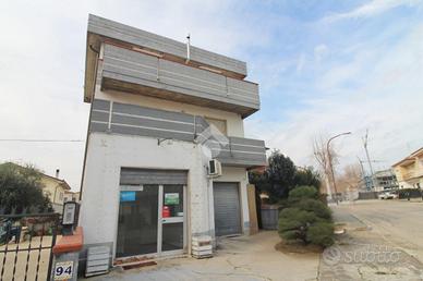 NEGOZIO A GIULIANOVA