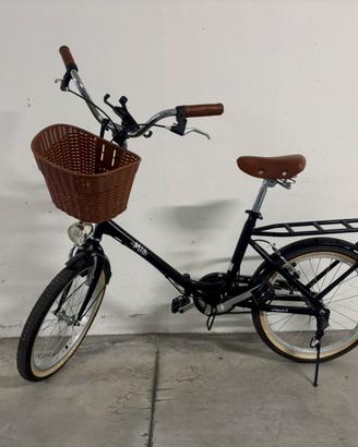 Bici city compatta con cestino – come nuova