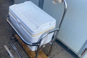 Sedile igloo scorrevole in acciaio