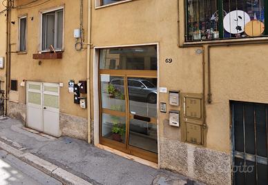 Garage Magazzino con ingresso indipendente e bagno