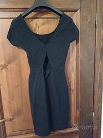 Tubino nero Pull&Bear con schiena scoperta  M