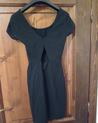 Tubino nero Pull&Bear con schiena scoperta  M