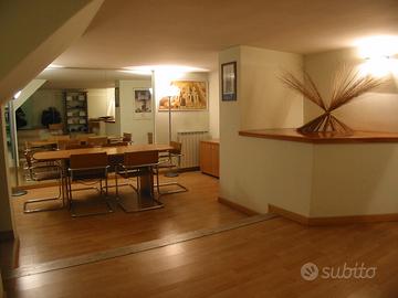 Stanza uso studio in zona Corso Trieste