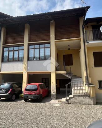 CASA SEMINDIPENDENTE A LESSOLO