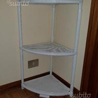 Angoliera bassa in bambù laccato bianco