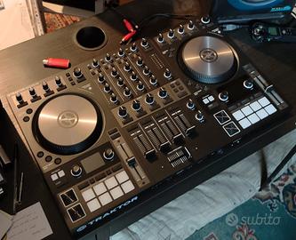 TRAKTOR S4 MK3 