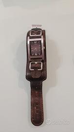 orologio Guess cinturino in cuoio a bracciale