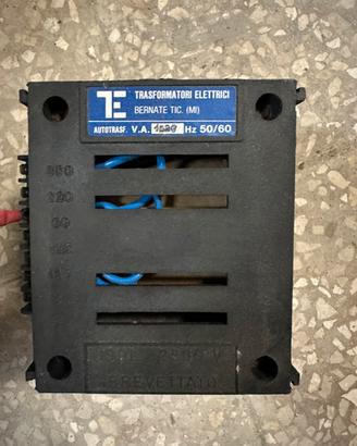 Un autotrasformatore elettrico monofase