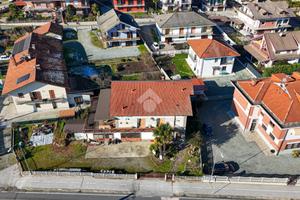 CASA INDIPENDENTE A REVELLO