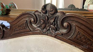 Antico divano stile genovese