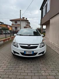 Opel corsa 2011