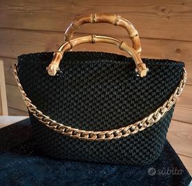 Borsa fatta a mano all'uncinetto 