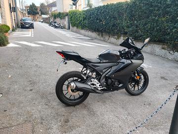 Yamaha r125