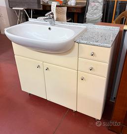 Mobile bagno con marmo