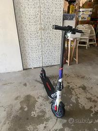 Monopattino elettrico  Aprilia +omaggi