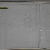 Lenzuolo matrimoniale puro lino, ricamato a mano