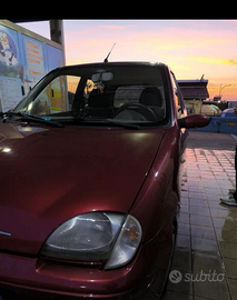 Fiat 600 rosso vino