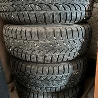 Gomme invernali usate con i cerchi 
