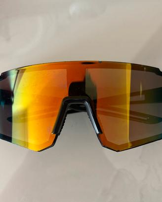 Occhiale con lente specchiata