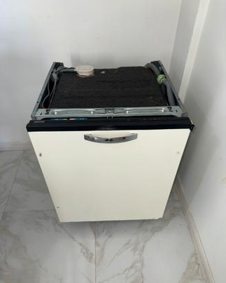 Lavastoviglie da incasso Zanussi – Funzionante
