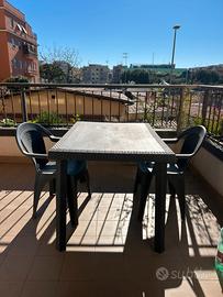 Tavolo + 2 sedie