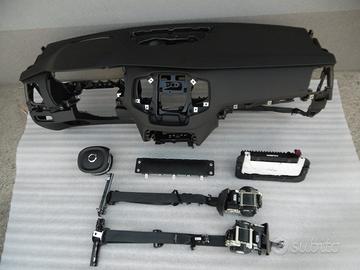 Volvo XC60  Volvo XC40   2020