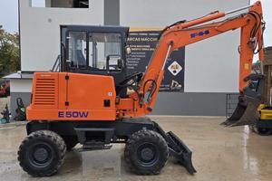 Escavatore gommato Fiat-Hitachi 50 Ql anno 2007