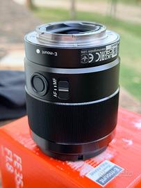 Sony FE 35/1.8 per full frame