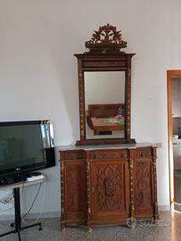 credenza in stile neorinascimentale