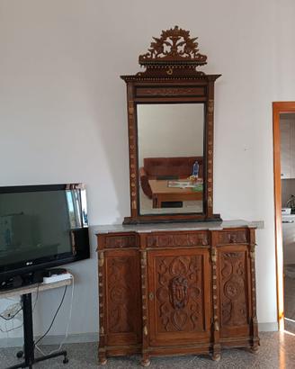 credenza in stile neorinascimentale