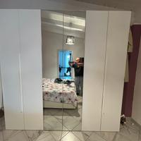 Armadio 3 ante , comodini e como’ con specchio