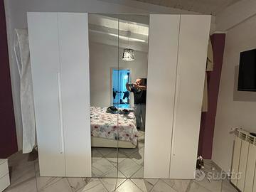 Armadio 3 ante , comodini e como’ con specchio