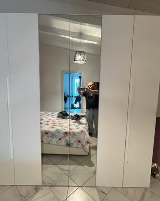 Armadio 3 ante , comodini e como’ con specchio