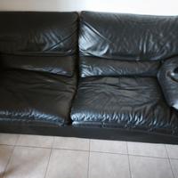 Divano in pelle tre posti