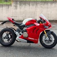 Ducati Panigale V4 R — Akrapovic, molto Carbonio