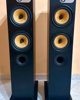 Coppia Casse Diffusori B&W 684 Black