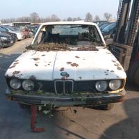 BMW SERIE 5 520i E12 demolita per ricambi 