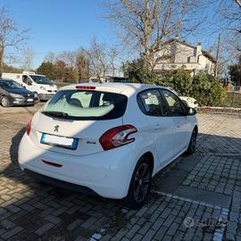 PEUGEOT 208  1.4 HDI ALLURE