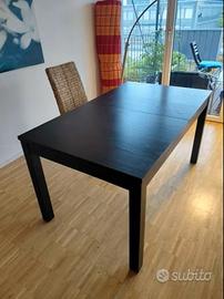 Tavolo in legno nero allungabile
