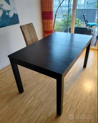 Tavolo in legno nero allungabile