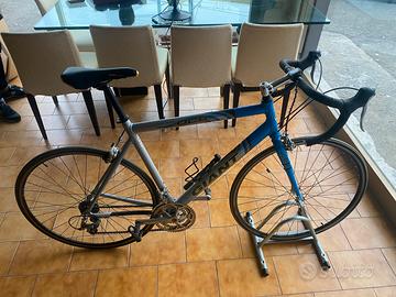 Bicicletta giant da corsa