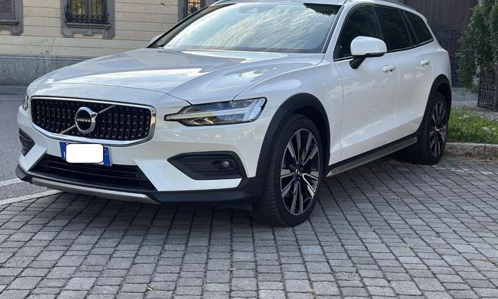 VOLVO V60 Cross Country B4 (d) AWD Mild Hybrid G
