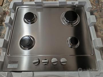 piano cottura 4 fuochi Indesit nuovo con manopole