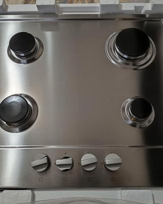 piano cottura 4 fuochi Indesit nuovo con manopole