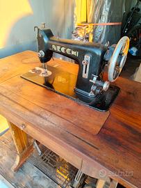 Macchina per cucire Nechi