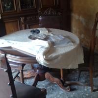 Tavolo soggiorno con sedie